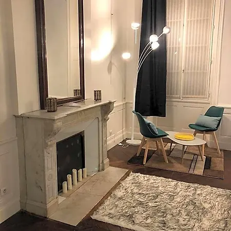 Austerlitz Centre 公寓式酒店 昂古莱姆